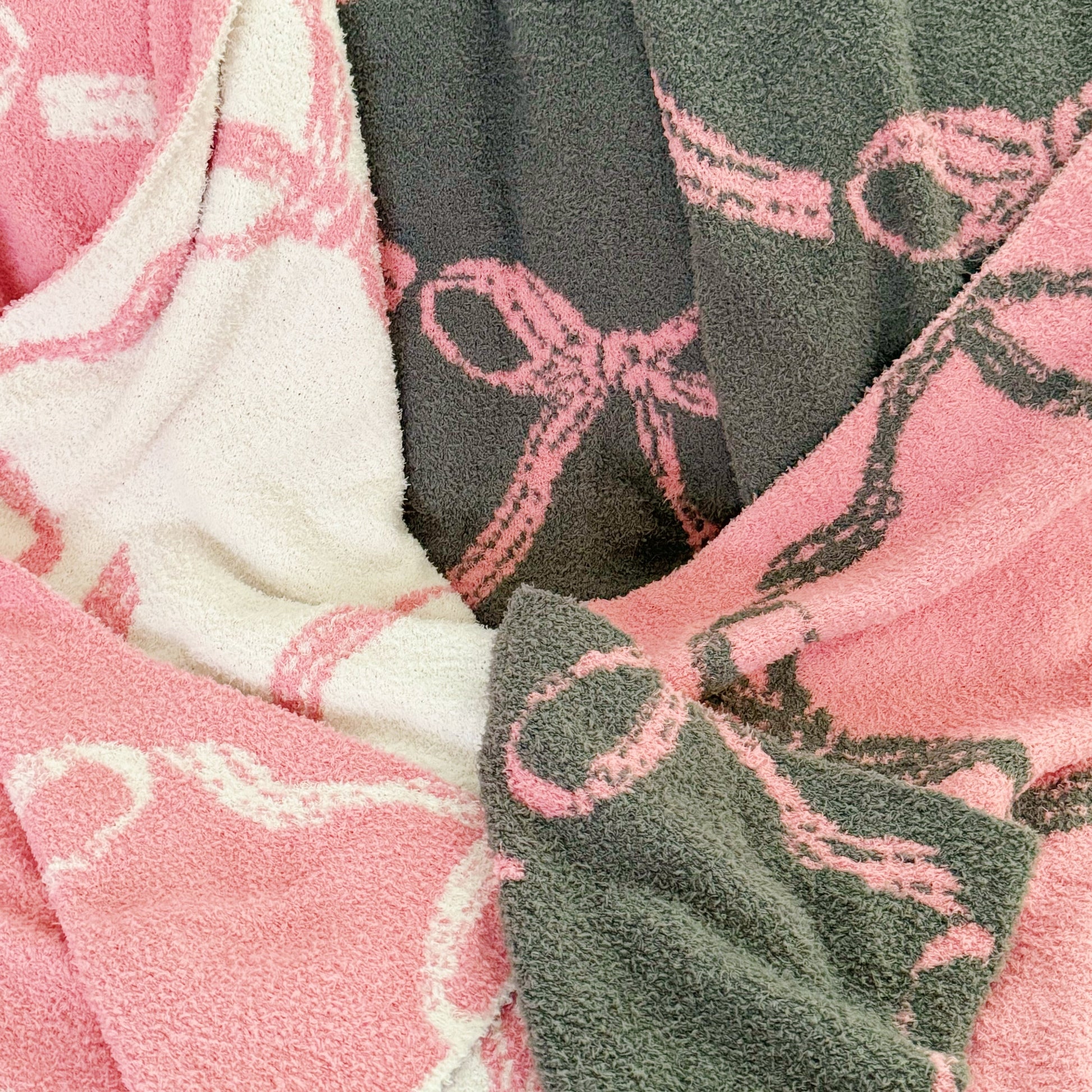 Bow Scalloped Coziest Blanket